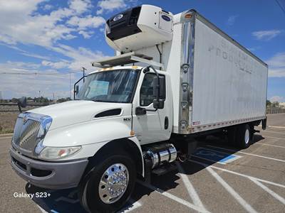 International MV 26 ft Refrigerated Truck - 240HP, 6 Speed Allison Hs Automatic, Carrier, Liftgate