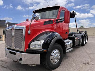 Kenworth T880 Tri Axle Roll Off Truck - Paccar, 485HP, 18 Speed Automatic