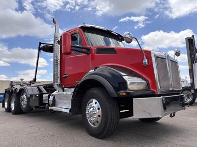 Kenworth T880 Tri Axle Roll Off Truck - Paccar, 485HP, 18 Speed Automatic