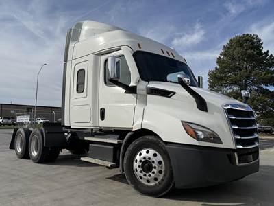 Freightliner Cascadia 116 Sleeper Semi Truck - 48" Mid Roof Sleeper, Detroit 450HP, 12 Speed Autoshift Automatic
