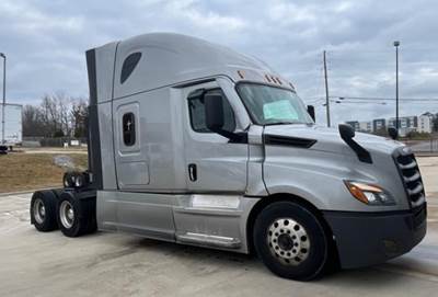 Freightliner Cascadia 126 Sleeper Semi Truck - 72" Raised Roof Sleeper, Detroit 400HP, 12 Speed Dt12 Amt