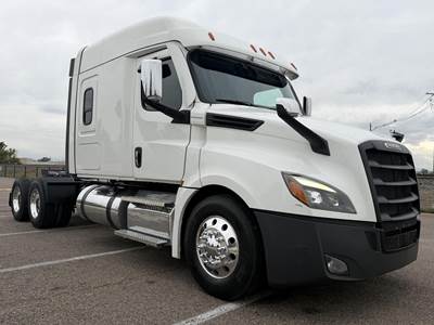 Freightliner Cascadia 126 Sleeper Semi Truck - 72" Mid Roof Sleeper, Detroit 475HP, 12 Speed Dt12 Automatic
