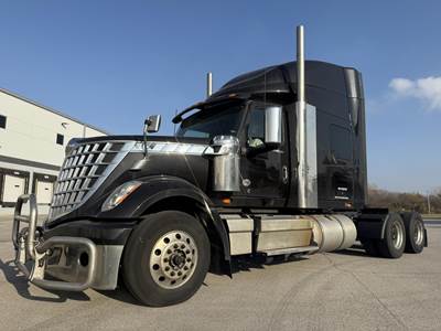 International LoneStar Sleeper Semi Truck - 73" Raised Roof Sleeper, Cummins 450HP, 12 Speed Endurant Automatic