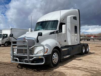 2018 Kenworth T680 Sleeper Semi Truck