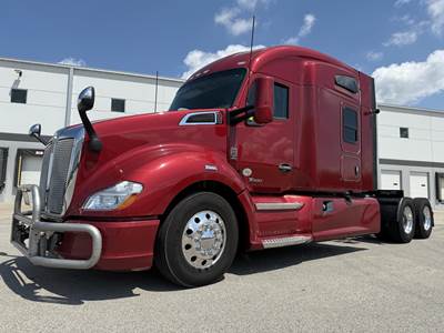 Kenworth T680 Sleeper Semi Truck - 72" Mid Roof Sleeper, Cummins 450HP, 12 Speed Endurant Amt
