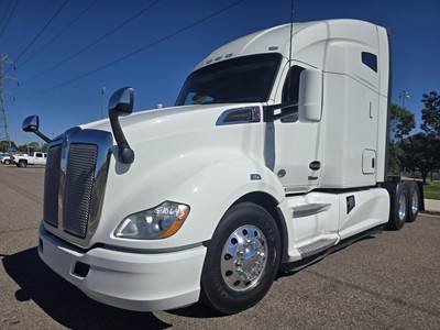 Kenworth T680 Sleeper Semi Truck - Raised Roof Sleeper, Paccar 455HP, 12 Speed Endurant Automatic