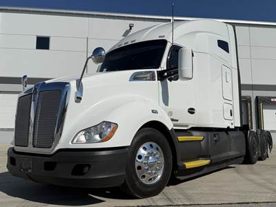 Kenworth T680 Sleeper Semi Truck - 76" Raised Roof Sleeper, Cummins 450HP, 12 Speed Amt