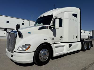 Kenworth T680 Sleeper Semi Truck - 73" Raised Roof Sleeper, Paccar 455HP, 12 Speed Autoshift Amt