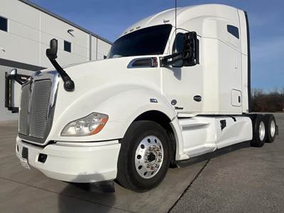 Kenworth T680 Sleeper Semi Truck - Raised Roof Sleeper, Cummins 450HP, 12 Speed Endurant Amt