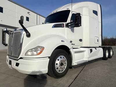 Kenworth T680 Sleeper Semi Truck - Raised Roof Sleeper, Cummins 450HP, 12 Speed Endurant Amt