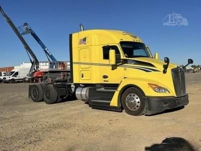 Kenworth T680 Sleeper Semi Truck - 52" Mid Roof Sleeper, Paccar 510HP, 12 Speed Endurant Automatic