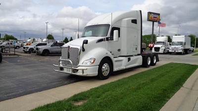 Kenworth T680 Sleeper Semi Truck - 76" Raised Roof Sleeper, Paccar 455HP, 12 Speed Endurant Automatic