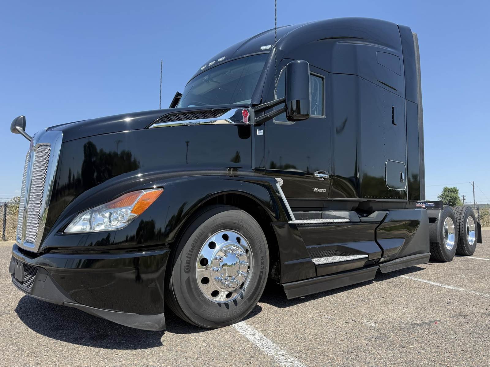 2023 Kenworth T680 Sleeper Semi Truck - 76