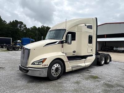 Kenworth T680 Sleeper Semi Truck - 76" Raised Roof Sleeper, Cummins 450HP, 12 Speed Endurant Amt