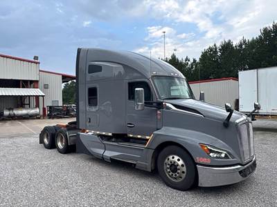 Kenworth T680 Sleeper Semi Truck - 76" Raised Roof Sleeper, Cummins 450HP, 12 Speed Endurant Amt