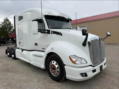 Kenworth T680 Sleeper Semi Truck - 76" Mid Roof Sleeper, Paccar 405HP, 12 Speed Automatic