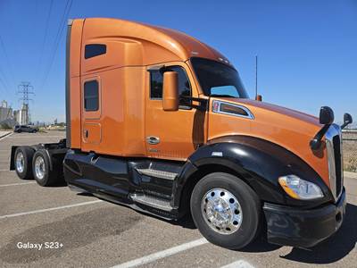 Kenworth T680 Sleeper Semi Truck - Raised Roof Sleeper, Paccar 510HP, 10 Speed Manual