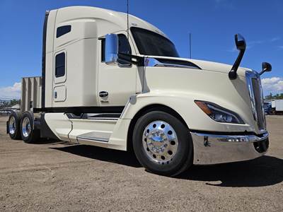 Kenworth T680 Sleeper Semi Truck - 76" Raised Roof Sleeper, Cummins 450HP, 12 Speed Endurant Amt