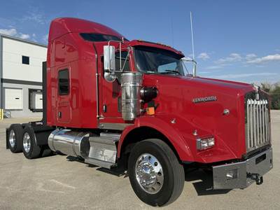 Kenworth T800 Sleeper Semi Truck - 72" Mid Roof Sleeper, Cummins 450HP, 13 Speed Manual