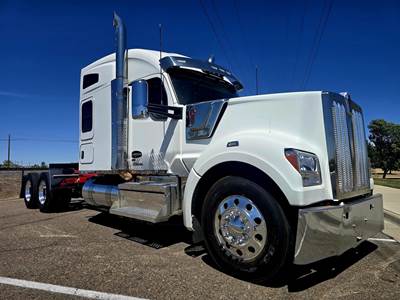 Kenworth W990 Sleeper Semi Truck - 75" Mid Roof Sleeper, Cummins 565HP, 18 Speed Amt