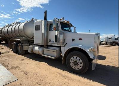 Peterbilt 389 Sleeper Semi Truck - Flat Top Sleeper, Paccar 510HP, 18 Speed Manual
