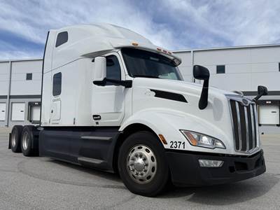 Peterbilt 579 Sleeper Semi Truck - 80" Raised Roof Sleeper, Cummins 450HP, 12 Speed Amt