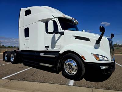 Peterbilt 579 Sleeper Semi Truck - 80" Raised Roof Sleeper, Cummins 450HP, 12 Speed Amt