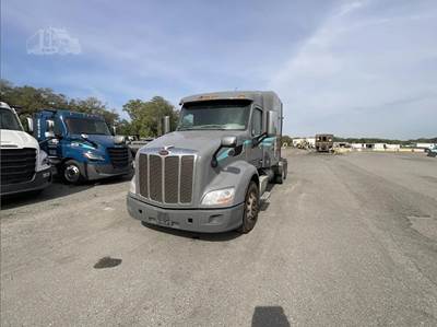 Peterbilt 579 Sleeper Semi Truck - Mid Roof Sleeper, Paccar 455HP