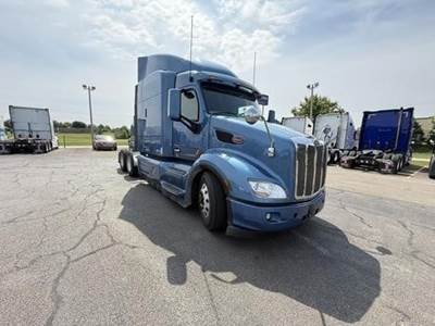 Peterbilt 579 Sleeper Semi Truck - 72" Mid Roof Sleeper, Paccar 430HP, 12 Speed Amt