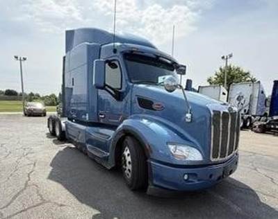 Peterbilt 579 Sleeper Semi Truck - 72" Mid Roof Sleeper, Paccar 430HP, 12 Speed Amt