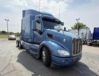 Peterbilt 579 Sleeper Semi Truck - 72" Mid Roof Sleeper, Paccar 430HP, 12 Speed Amt