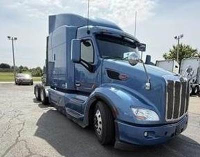 Peterbilt 579 Sleeper Semi Truck - 72" Mid Roof Sleeper, Paccar 430HP, 12 Speed Amt