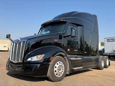 Peterbilt 579 Sleeper Semi Truck - 80" Raised Roof Sleeper, Cummins 450HP, 12 Speed Endurant Amt