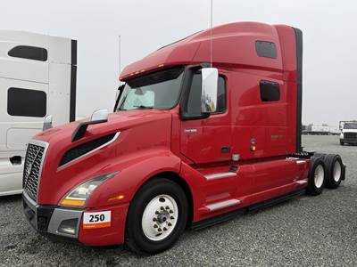 Volvo VNL64T760 Sleeper Semi Truck - 61" Raised Roof Sleeper, D13TC 455HP, 12 Speed I Shift Automatic