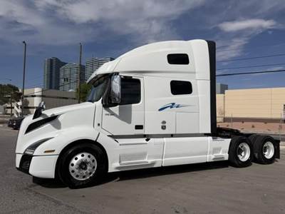 Volvo VNL64T760 Sleeper Semi Truck - Raised Roof Sleeper, D13 455HP, 12 Speed Automatic