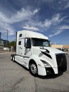 Volvo VNL64T760 Sleeper Semi Truck - Raised Roof Sleeper, D13 455HP, 12 Speed Automatic