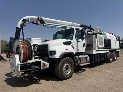 Freightliner 114SD Tandem Axle Vacuum Truck