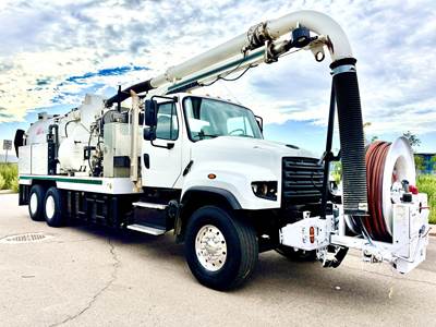 Freightliner 114SD Tandem Axle Vacuum Truck - Cummins
