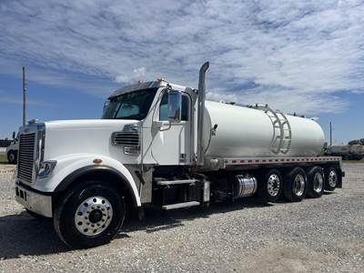 Freightliner Coronado 122 SD Quad Axle Vacuum Truck - Cummins, Automatic