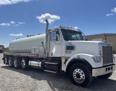 Freightliner Coronado 122 SD Quad Axle Vacuum Truck - Cummins, 505HP, 18 Speed Automatic