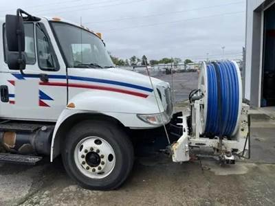 International DuraStar 4300 Vacuum Truck - DT466, 225HP