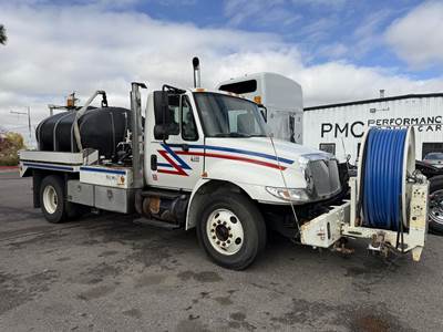 International DuraStar 4300 Vacuum Truck - DT466, 225HP