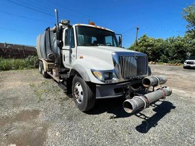 International WorkStar 7400 Tandem Axle Vacuum Truck - HT570, 310HP, 6+2 Speed Allison Rds Automatic