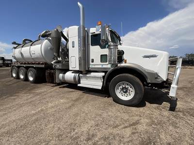 Kenworth T800 Tri Axle Vacuum Truck - Cummins, 525HP, 18 Speed Manual
