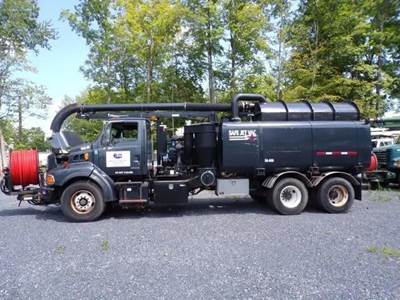 Sterling LT9000 Tandem Axle Vacuum Truck - Cummins, 320HP, 9 Speed Manual
