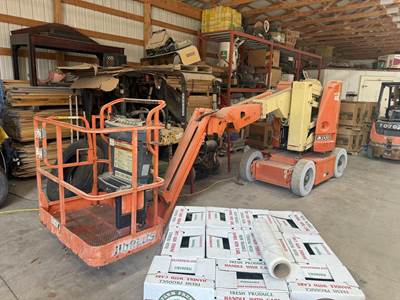 JLG E300AJP Articulating Boom Lift