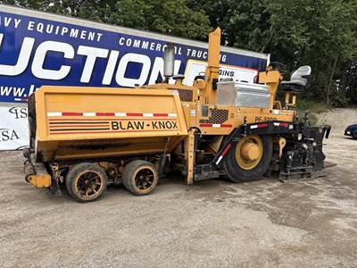Blaw-Knox PF3200 Asphalt Paver