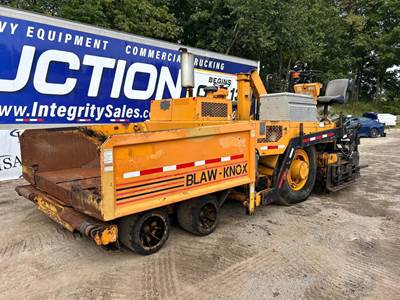 Blaw-Knox PF3200 Asphalt Paver