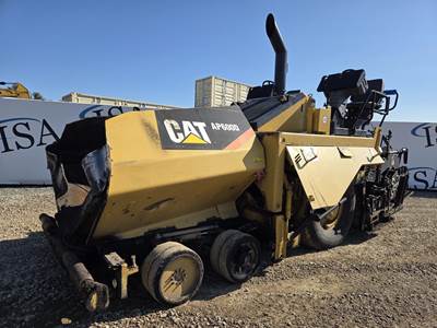 Caterpillar AP-600D Asphalt Paver