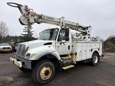 International 7300 SFA